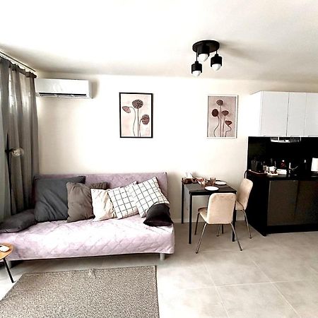 Sky Apartment Comfy Suite Pereca وارسو المظهر الخارجي الصورة