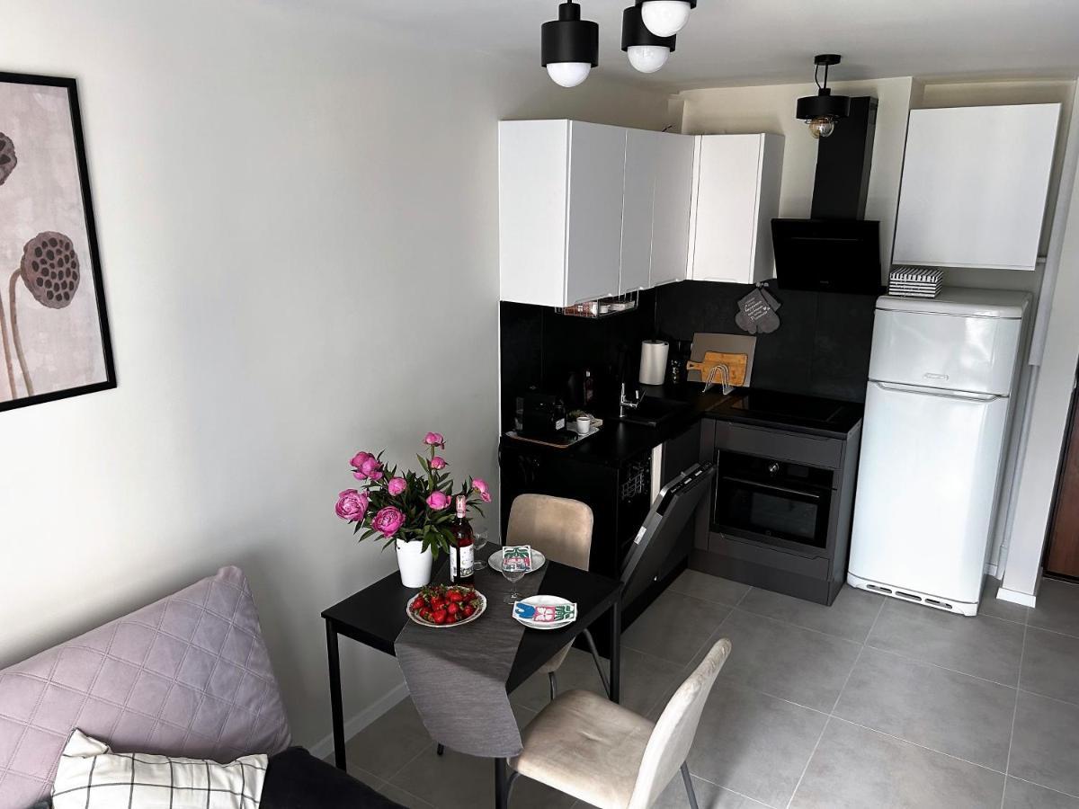 Sky Apartment Comfy Suite Pereca وارسو المظهر الخارجي الصورة